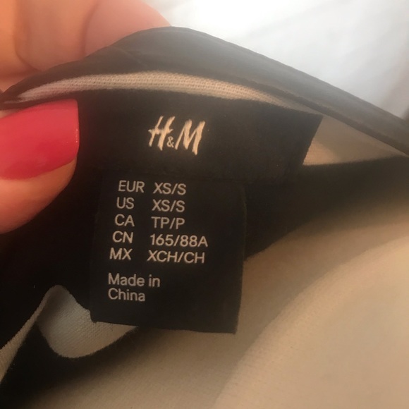 H&M wrap poncho - Picture 5 of 6